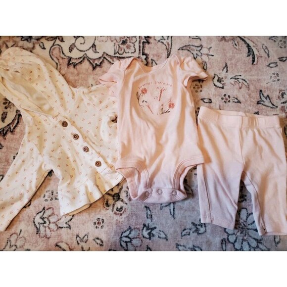 Carters Baby Girl Newborn 3 Peice Set Flower Outfit Pants Shirt Jacket NB - Picture 1 of 3